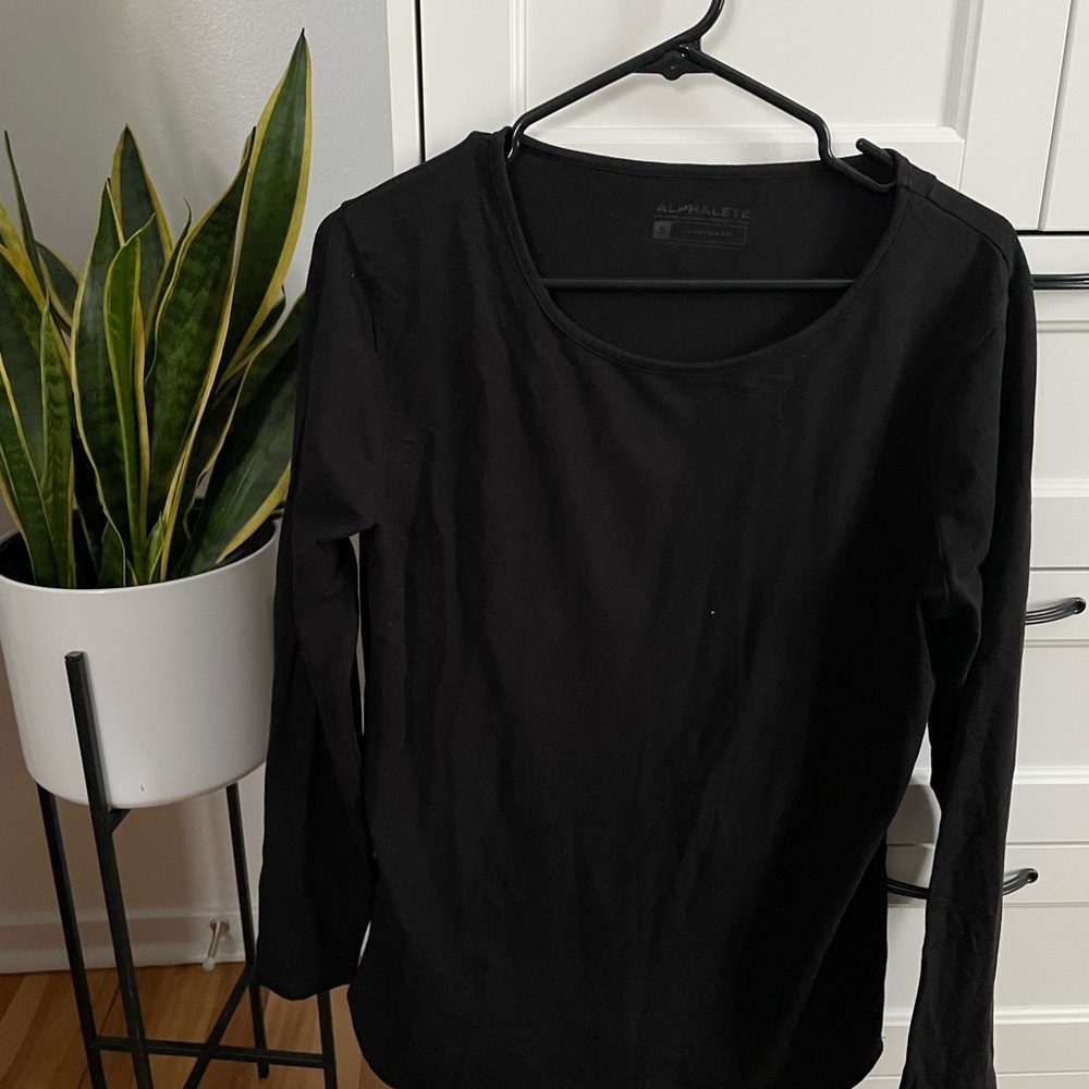 Alphalete Men’s Classic Black Long Sleeve Tee